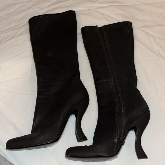 Prada boots - Picture 1 of 8